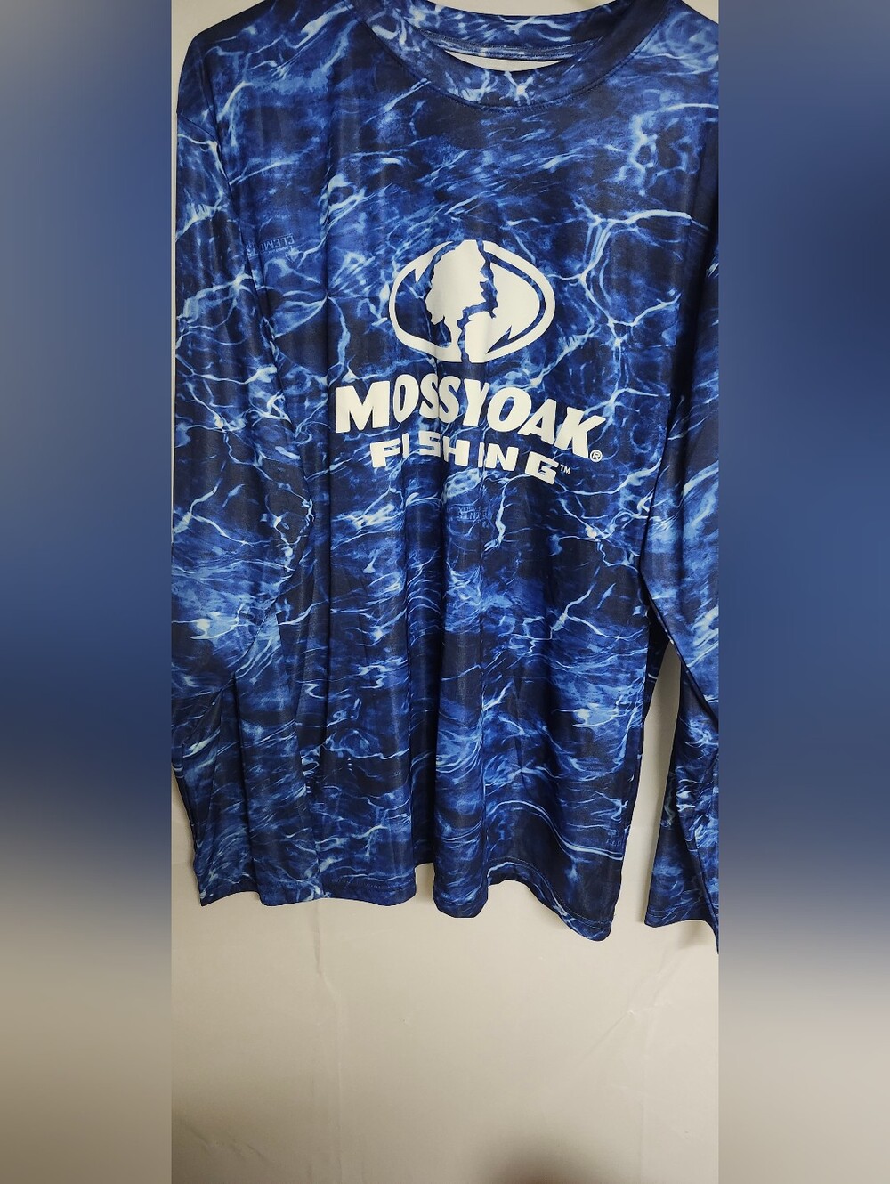Mossy Oak Men’s Blue Water-Print Long Sleeve Swim Rash Guard